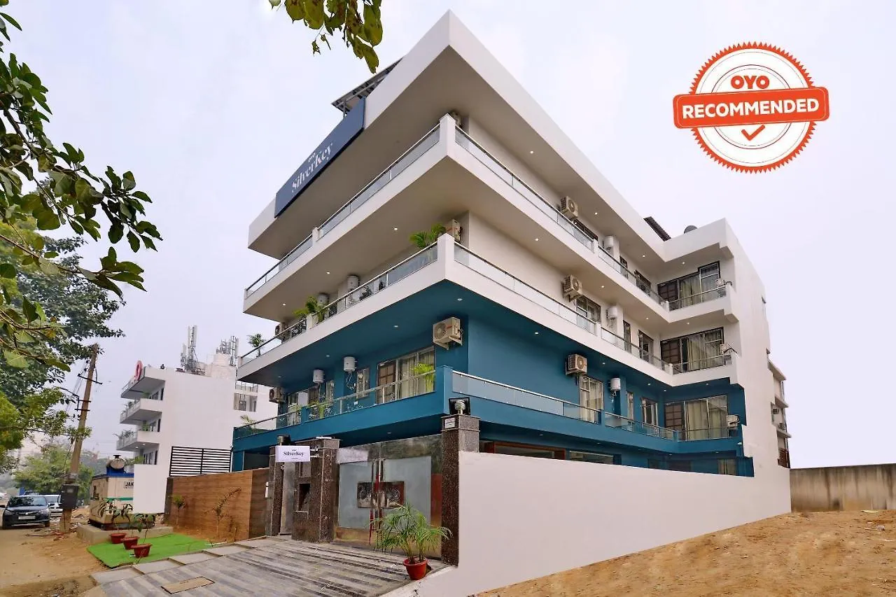 Oyo Silverkey Sector 38 Near Omaxe Celebration Mall Gurgaon India