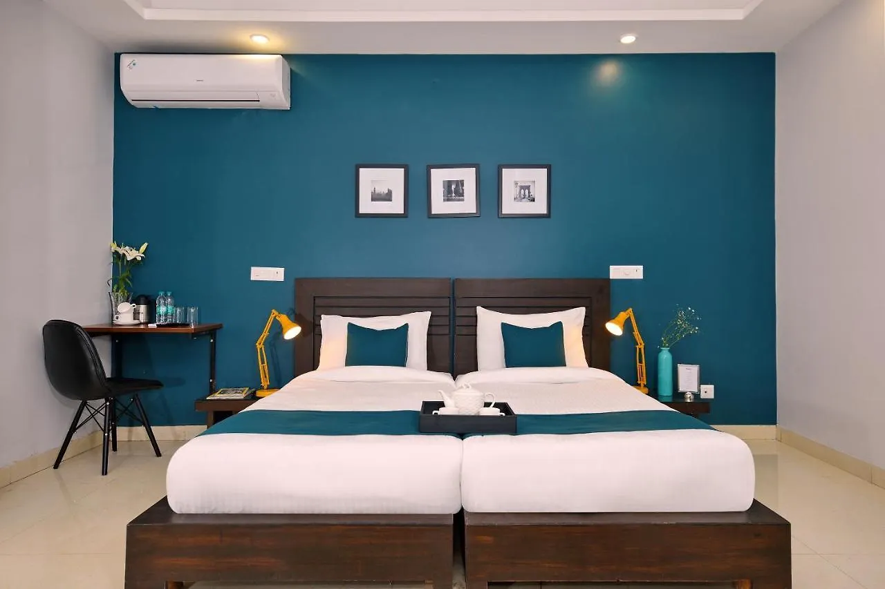 Oyo Silverkey Sector 38 Near Omaxe Celebration Mall Gurgaon 3*,  India